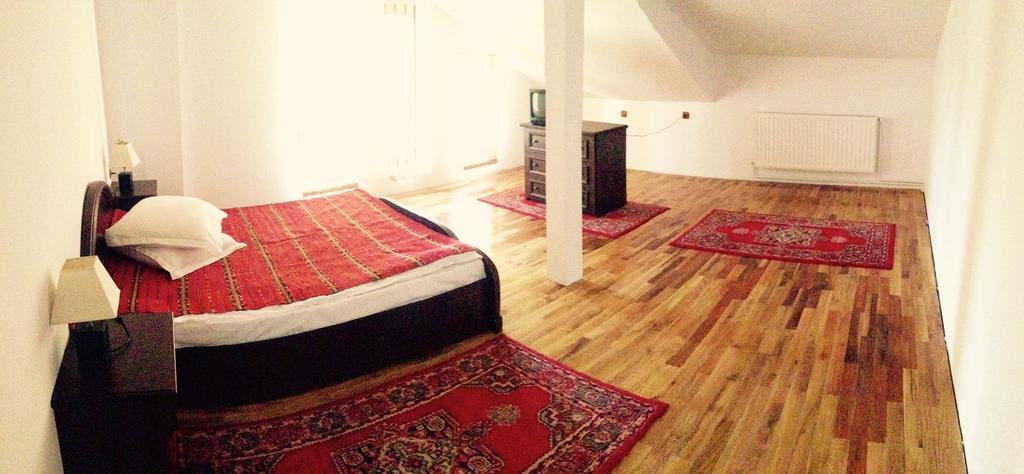 Casa Renti Hotel Novaci-Străini Стая снимка