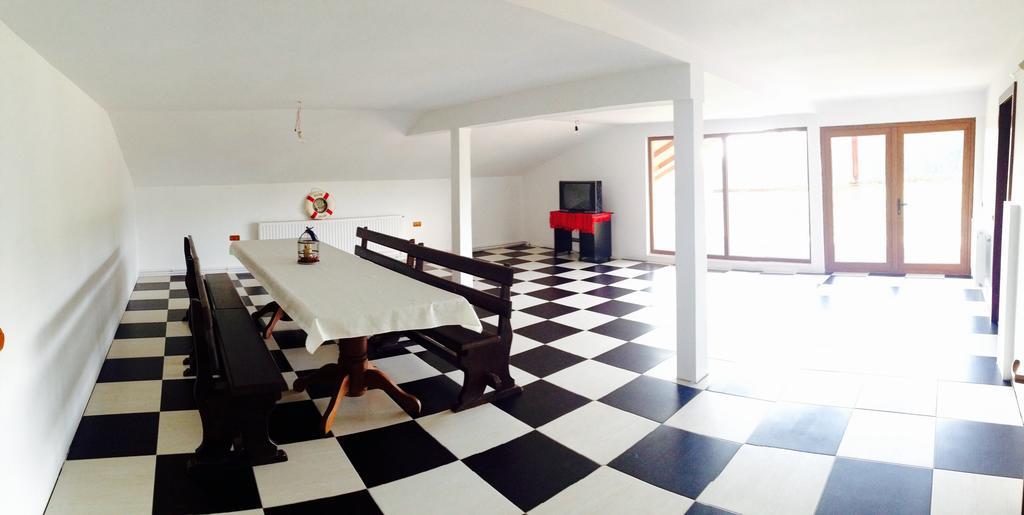 Casa Renti Hotel Novaci-Străini Екстериор снимка