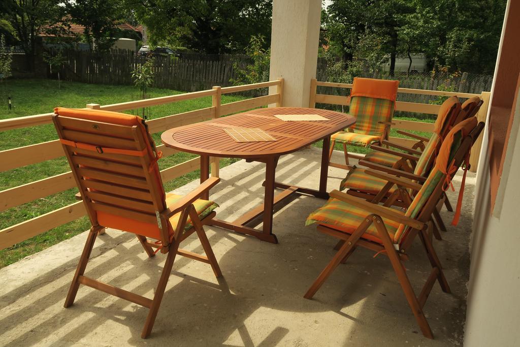 Casa Renti Hotel Novaci-Străini Екстериор снимка
