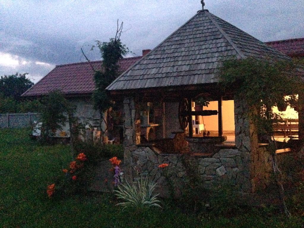 Casa Renti Hotel Novaci-Străini Екстериор снимка