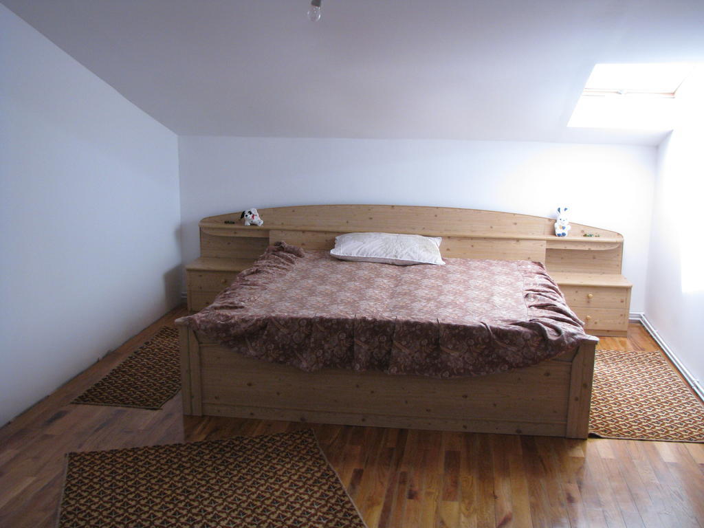 Casa Renti Hotel Novaci-Străini Стая снимка