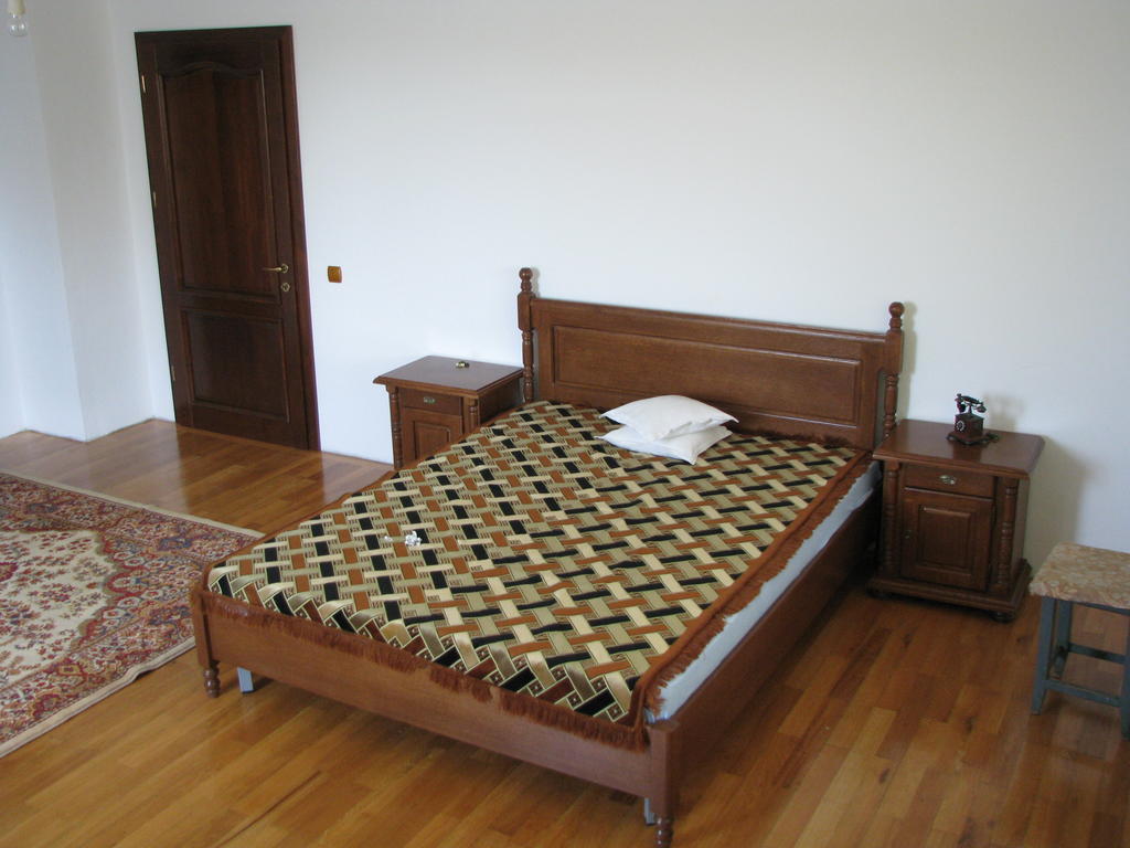Casa Renti Hotel Novaci-Străini Стая снимка